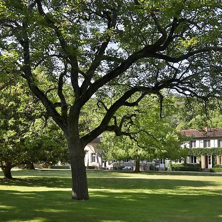 Konukevi La Chapelle Aux Acacias *