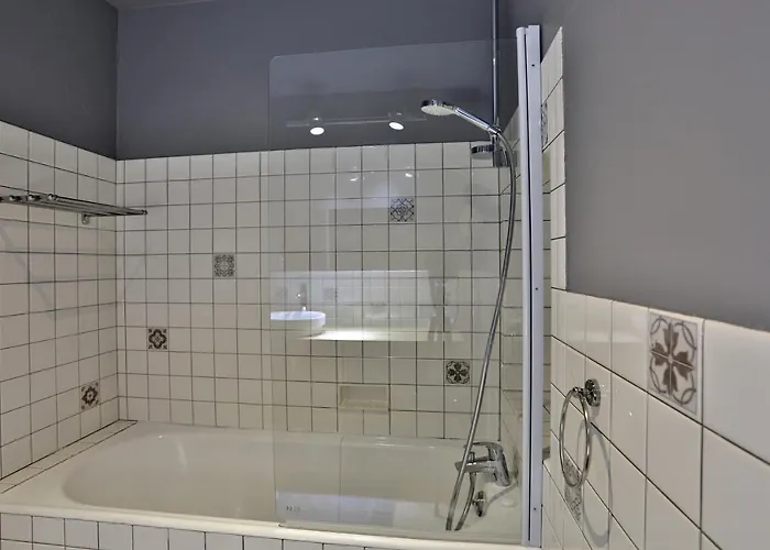 La Chapelle Aux Acacias Pensión