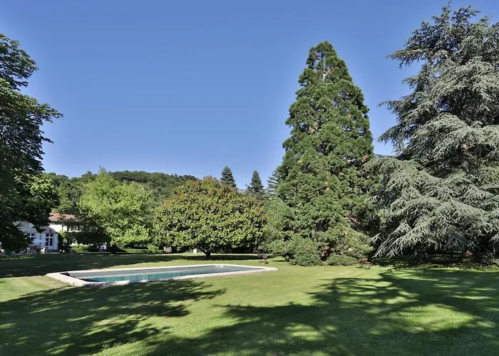 招待所 La Chapelle Aux Acacias