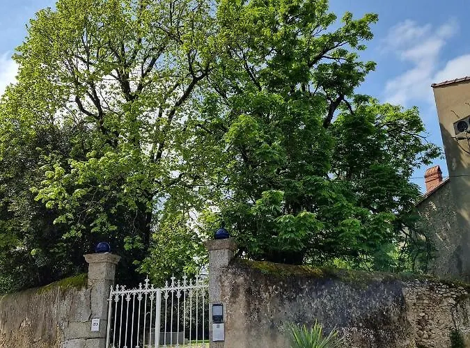 La Chapelle Aux Acacias *