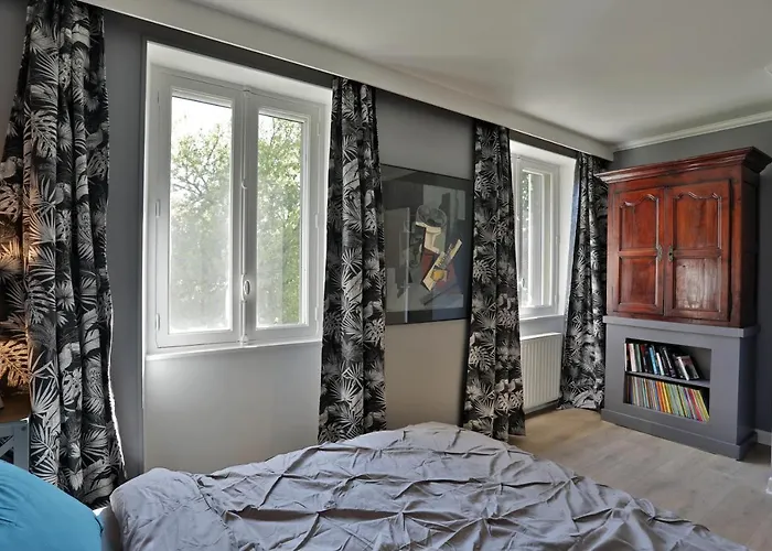 La Chapelle Aux Acacias * Caucalieres